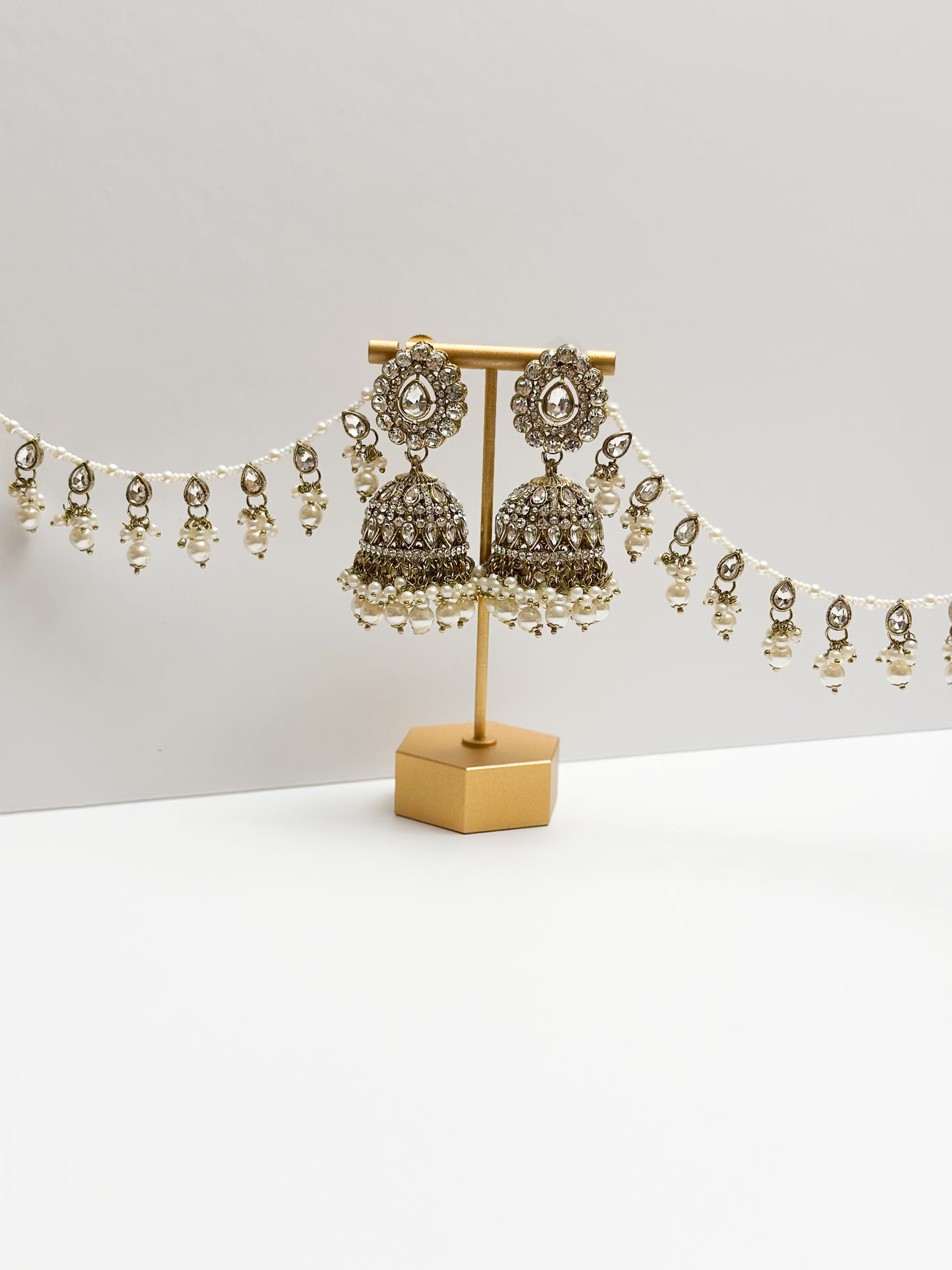 Seema Necklace Set (Includes Earrings, Tikka & Passa)
