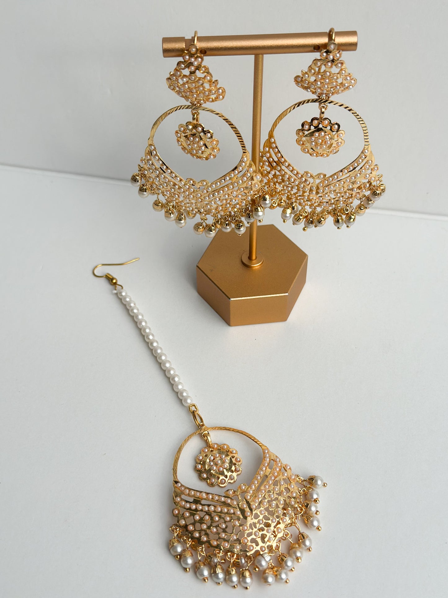 Reet Jadau Tikka Set (Earrings and Tikka)