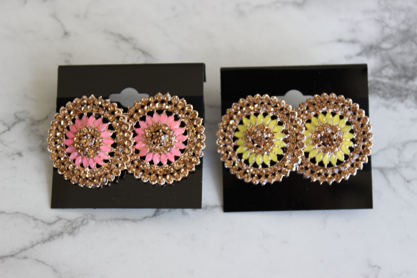 Jerkin Center Flower Stud Earrings