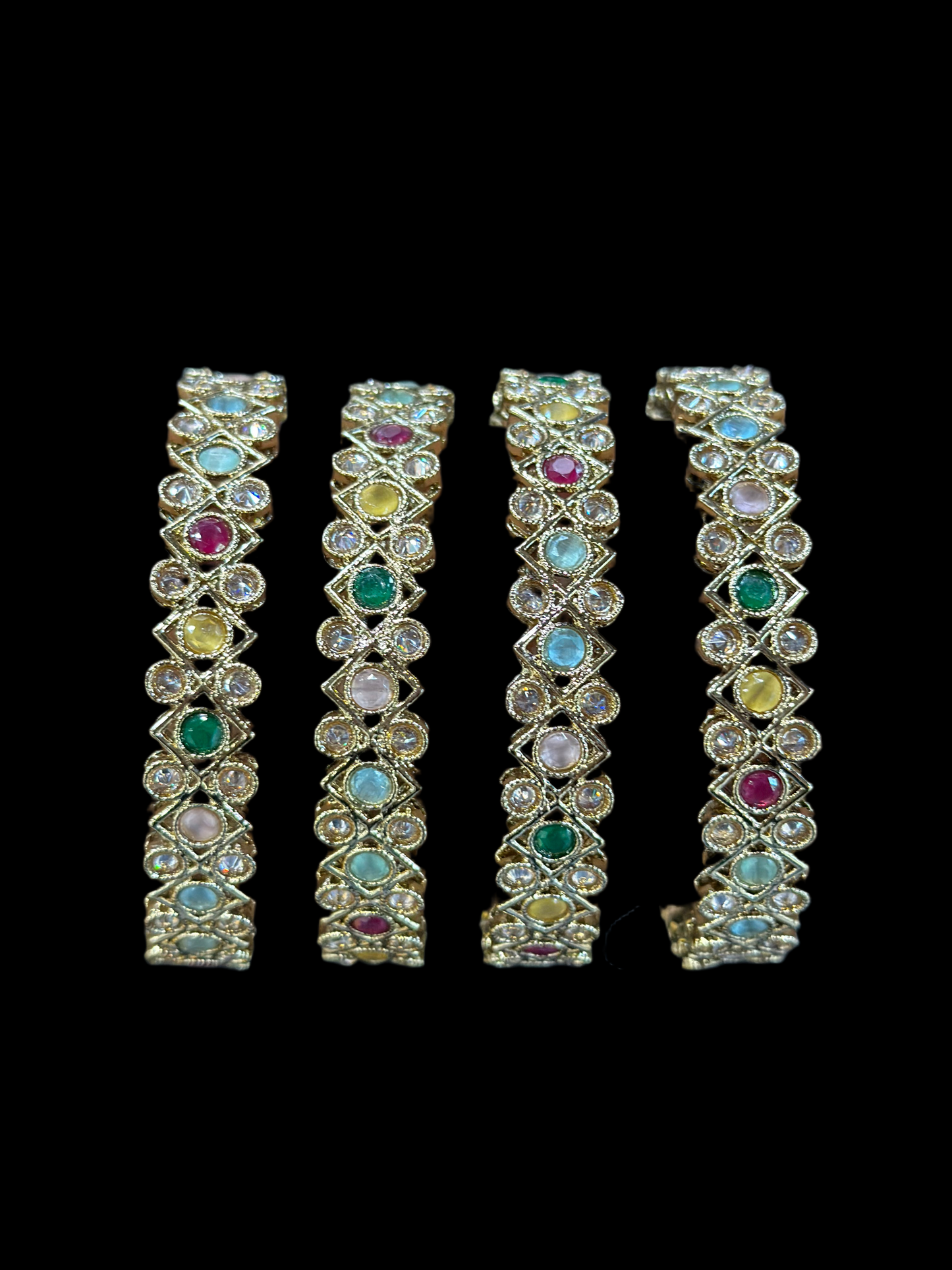 Shipra Adult Women’s Kade (4 Bangles)