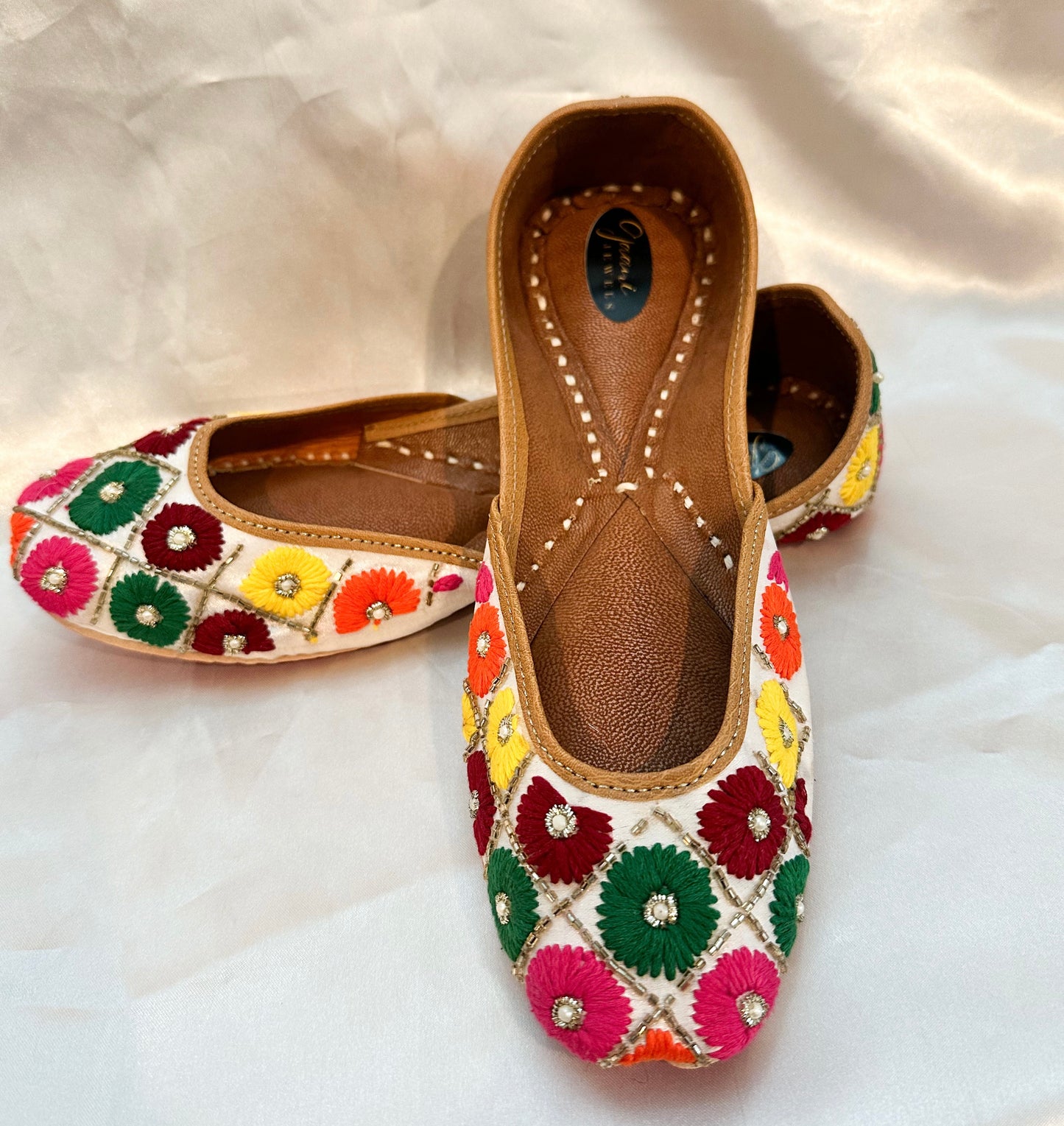 Shama Handcrafted Double Cushioned Women Jutti