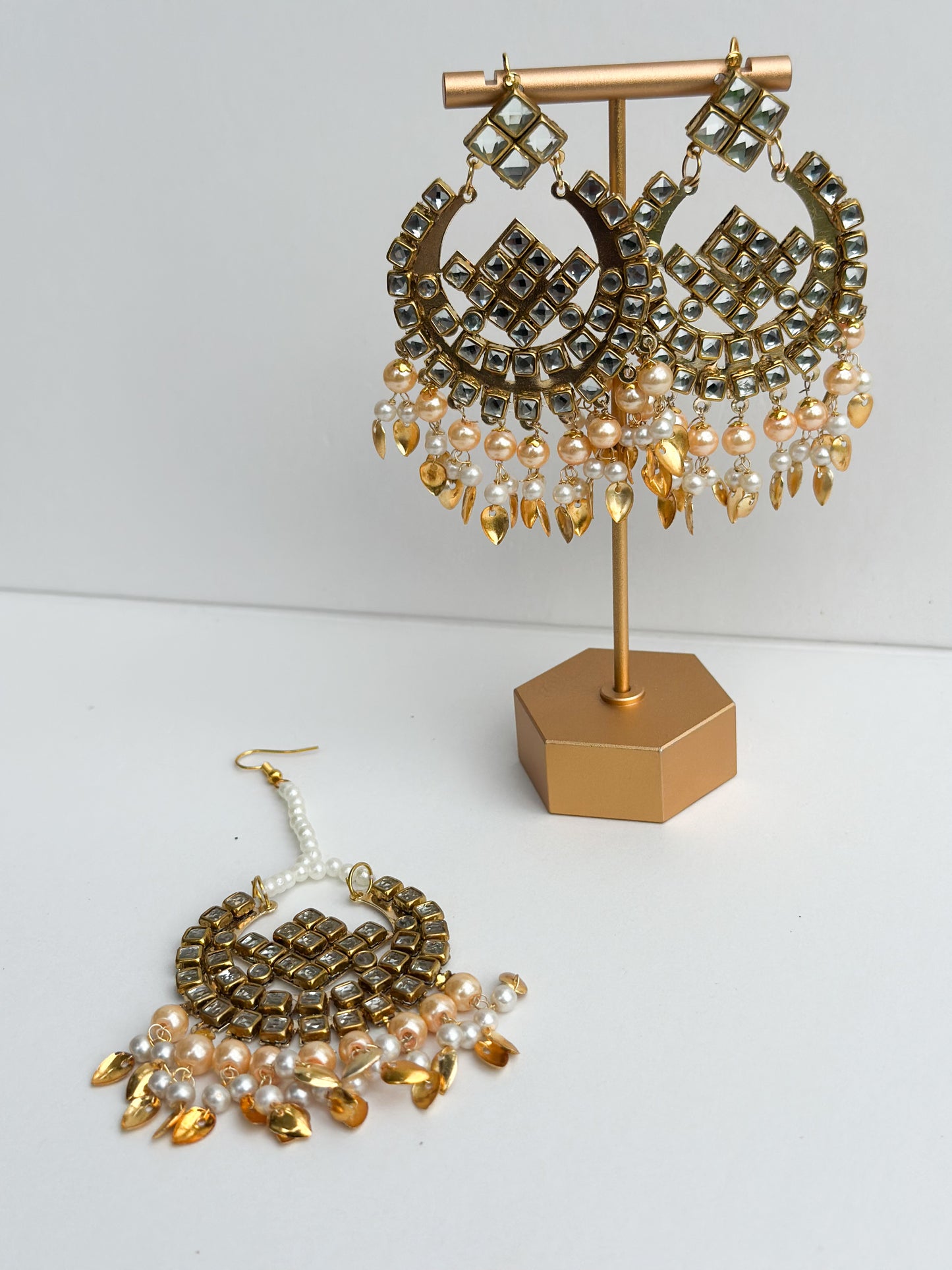 Jiya Tikka Set (Earrings and Tikka)