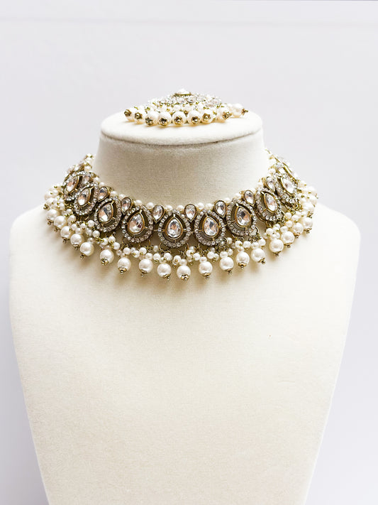 Seema Necklace Set (Includes Earrings, Tikka & Passa)