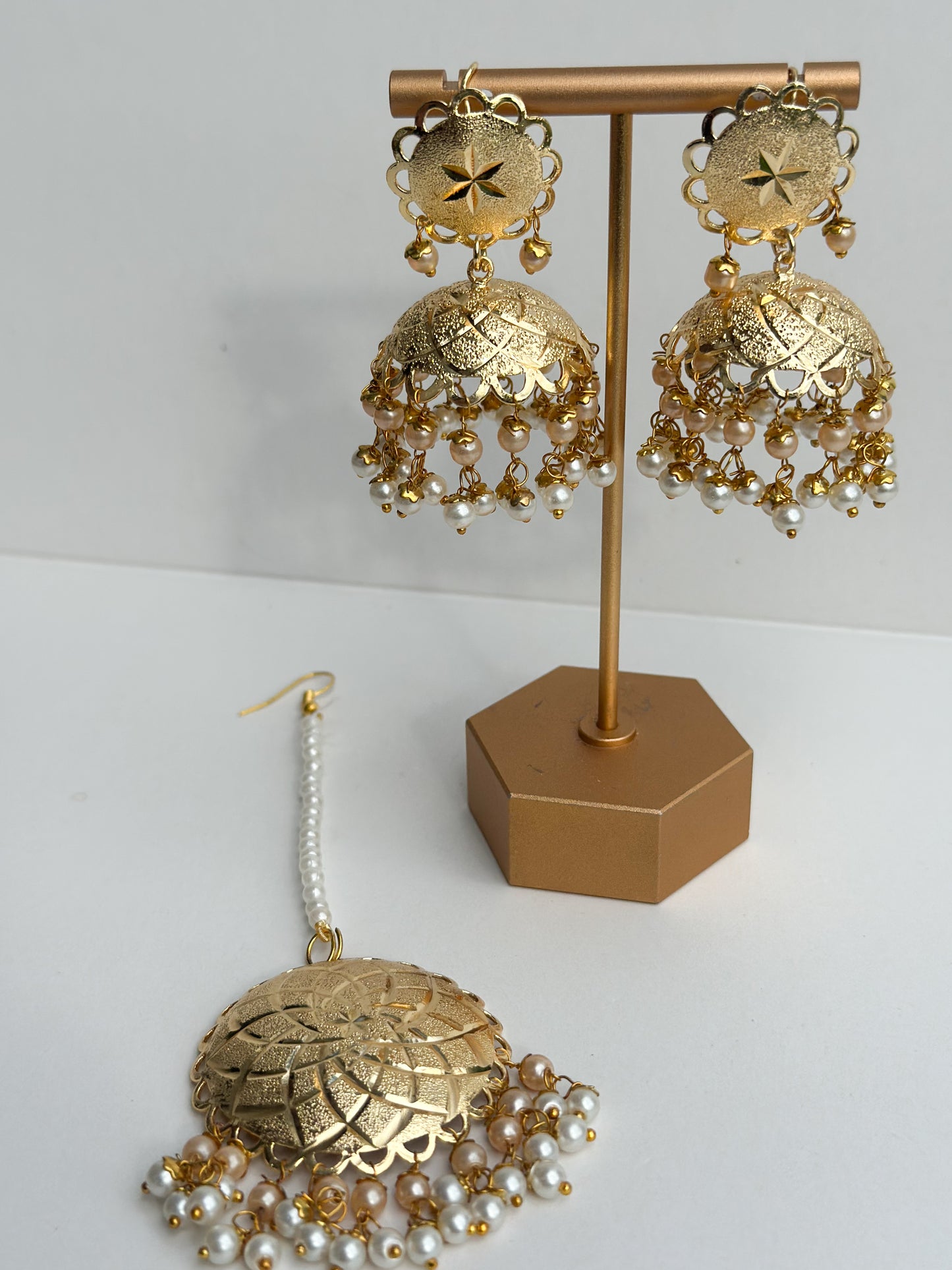 Mohini Tikka Set (Earrings and Tikka)