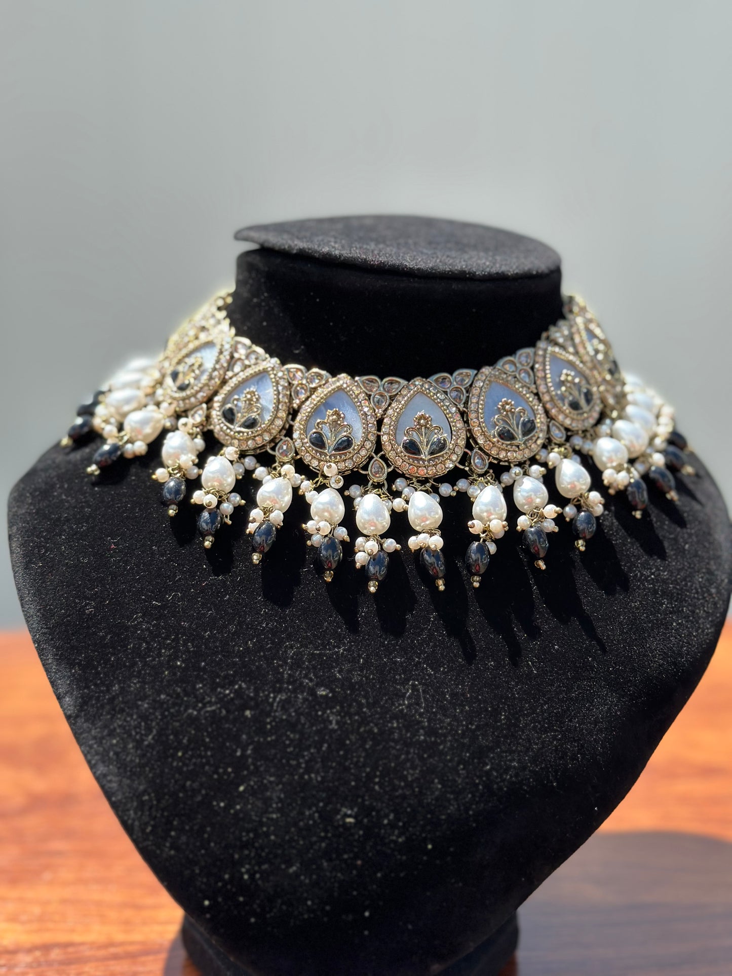 Mahira Necklace Set (Includes Earrings & Tikka)
