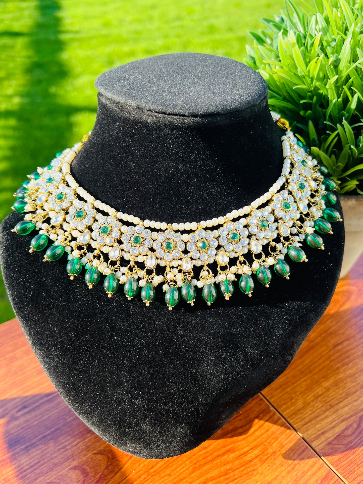 Zoya Necklace Set (Includes Earrings & Tikka)