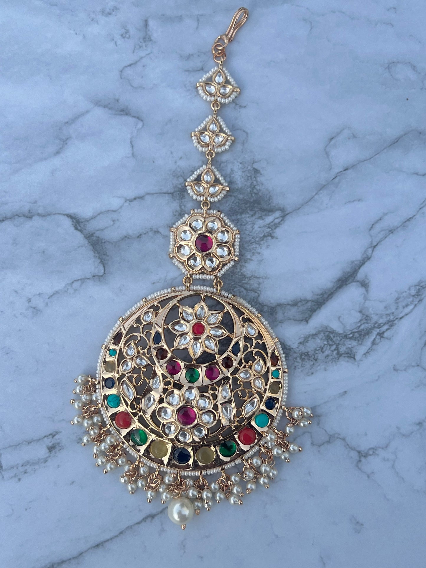 Kundan Oversize Maang Tikka