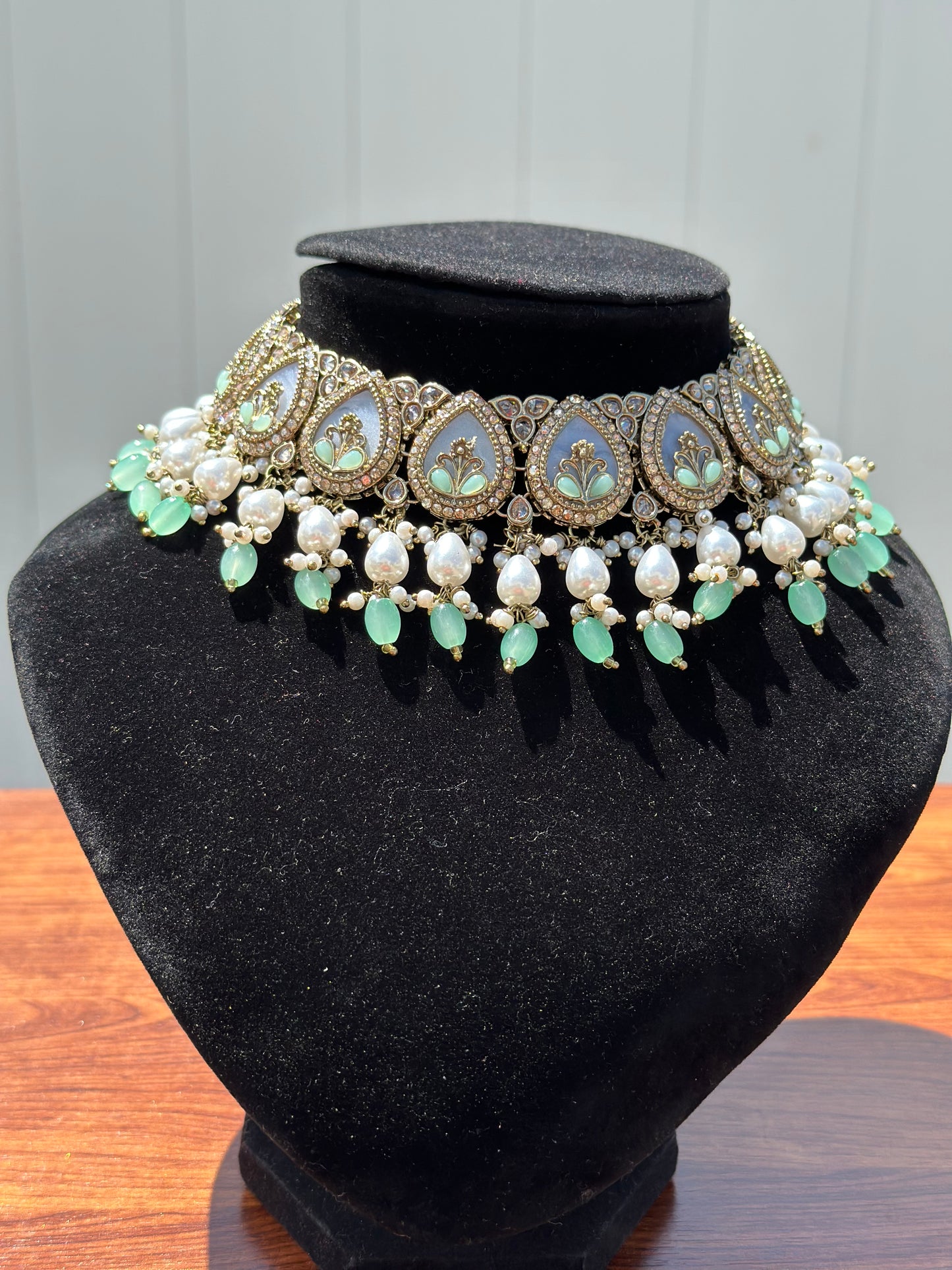 Mahira Necklace Set (Includes Earrings & Tikka)