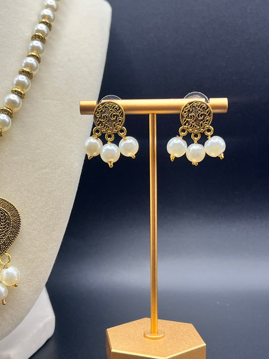 Mohini Pearl Necklace Set (Includes Earrings)