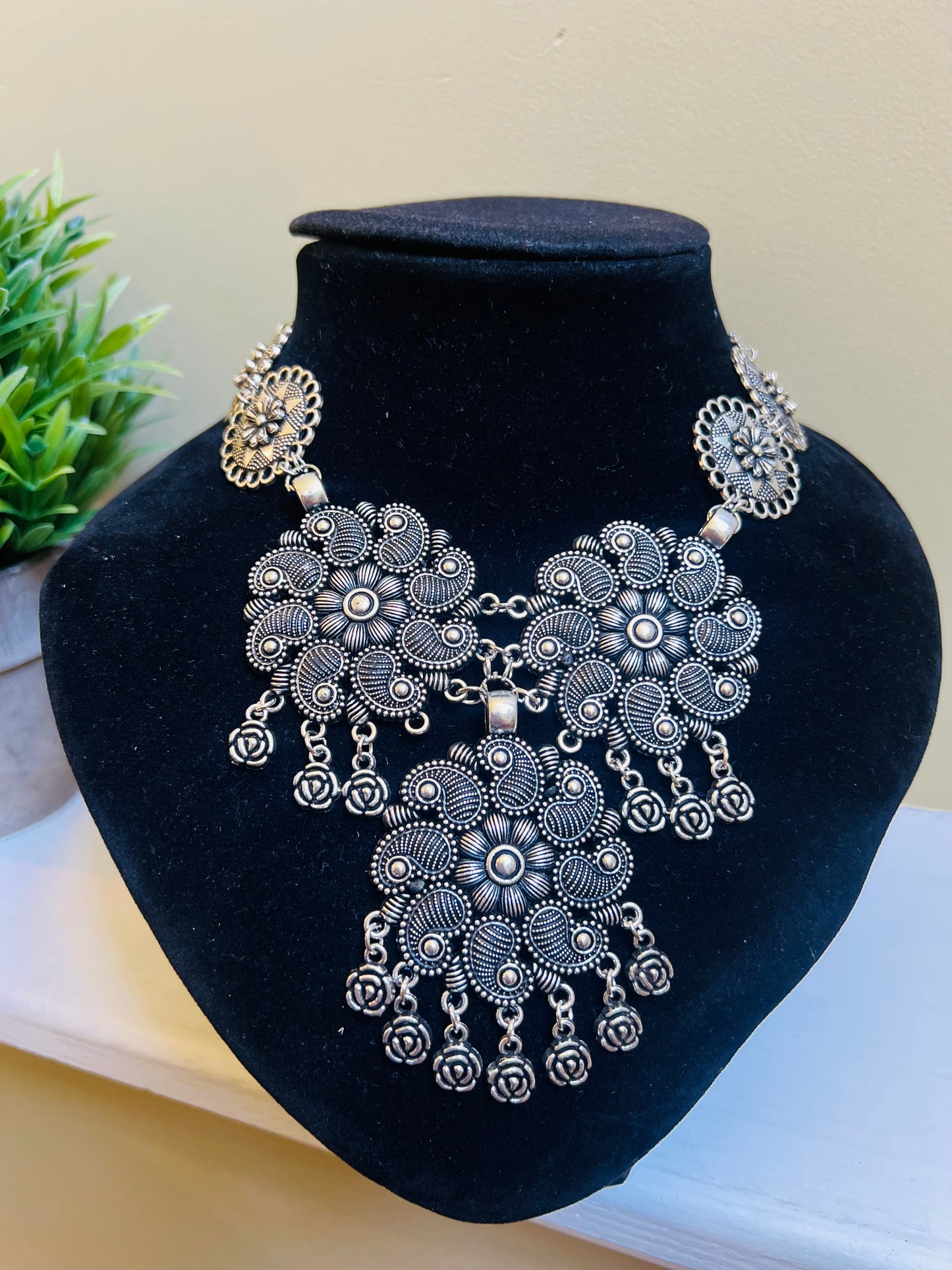 Chavi Oxidized Necklace Set (Includes Earrings)