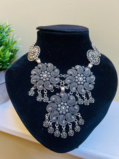 Chavi Oxidized Necklace Set (Includes Earrings)