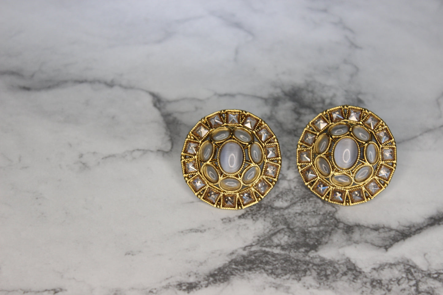 Kundan Oval Stone Stud Earrings