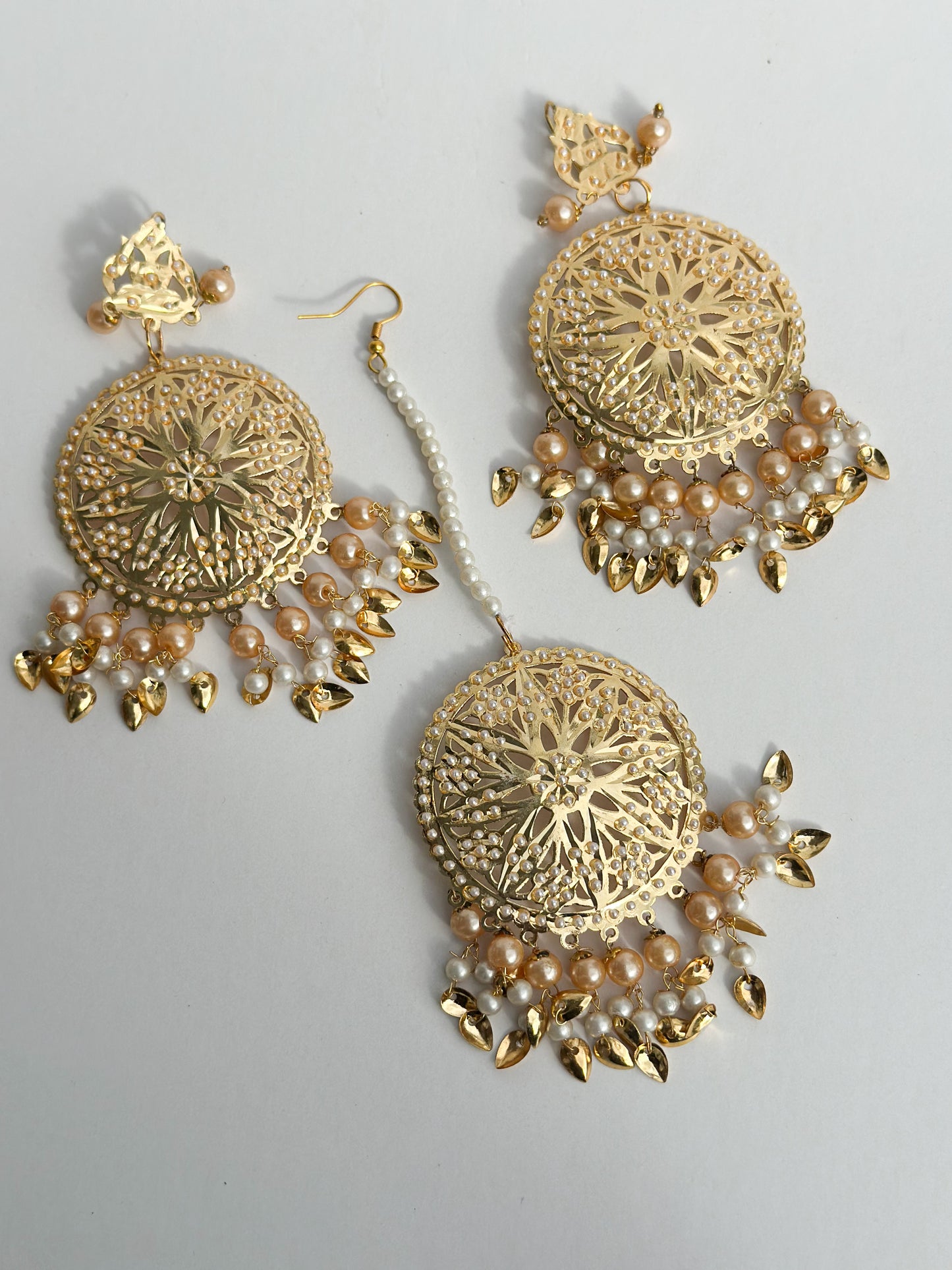 Mandeep Jadau Tikka Set (Earrings and Tikka)