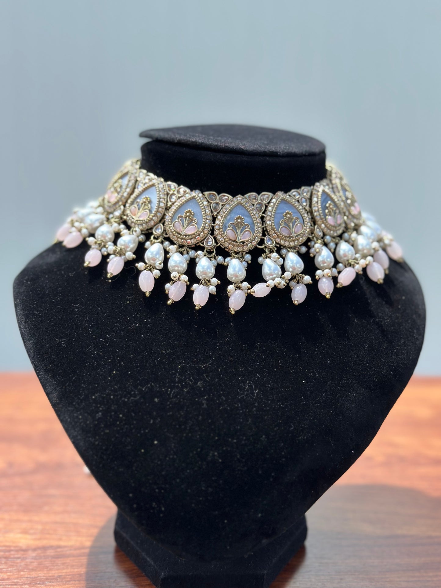 Mahira Necklace Set (Includes Earrings & Tikka)