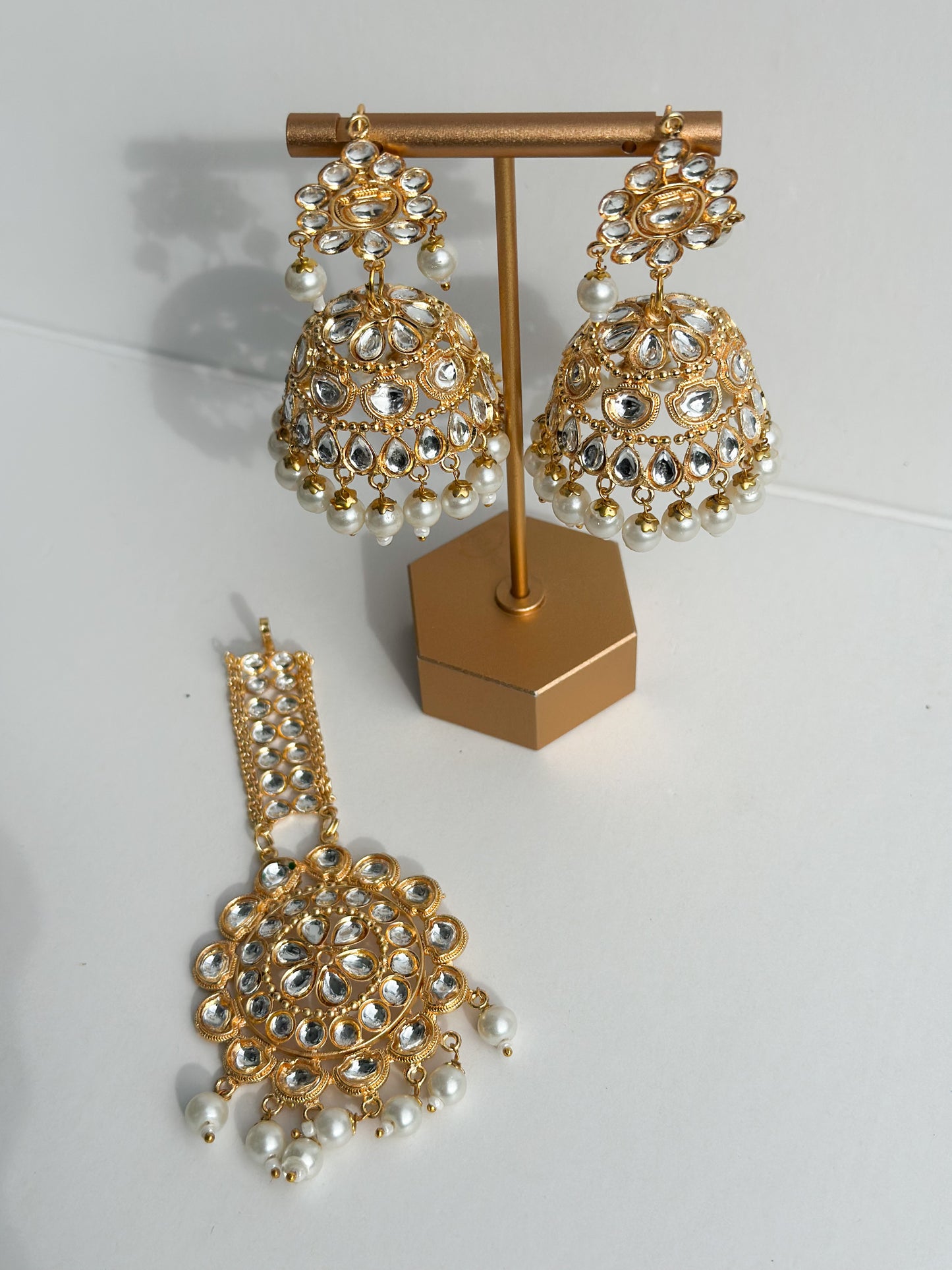 Priya Tikka Set (Earrings and Tikka)