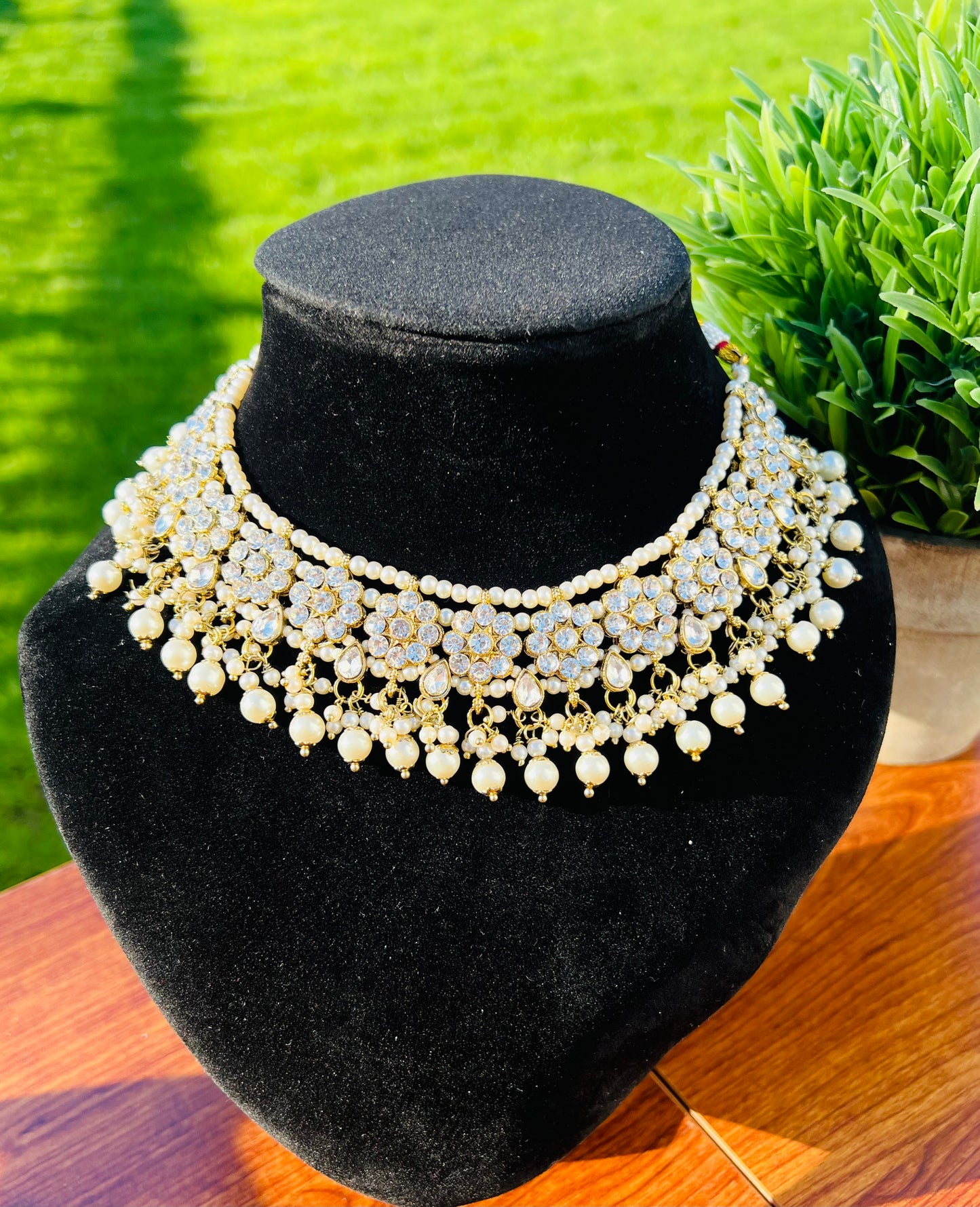 Zoya Necklace Set (Includes Earrings & Tikka)