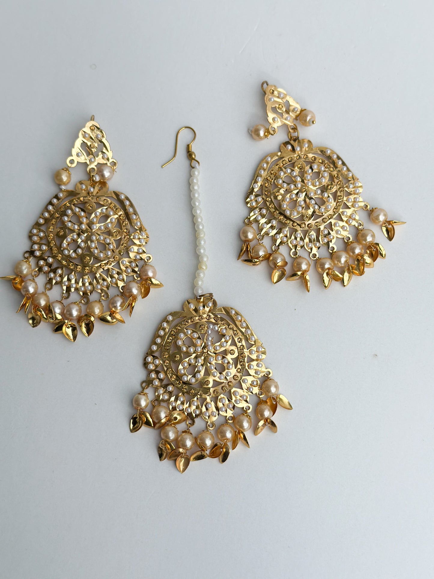 Siya Jadau Tikka Set (Earrings and Tikka)