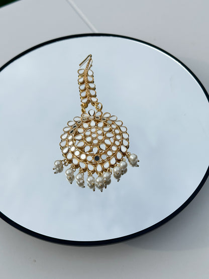 Tanvi Sahara Earrings and Tikka Set