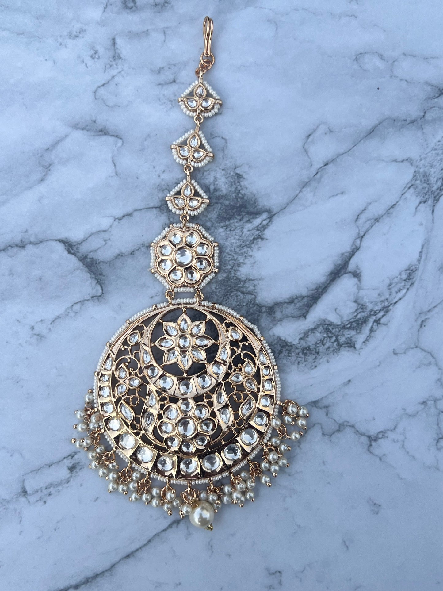 Kundan Oversize Maang Tikka