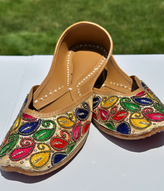 Jasleen Handcrafted Double Cushioned Women Jutti