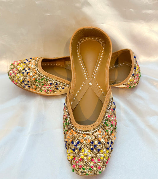 Harpreet Handcrafted Double Cushioned Women Jutti