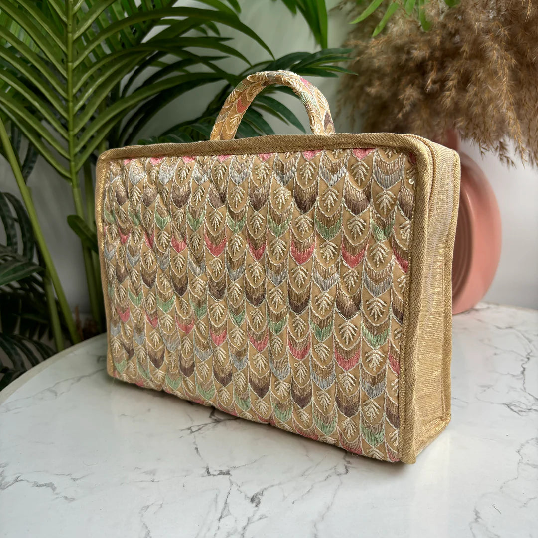 Roll in One Jewelry Organizer