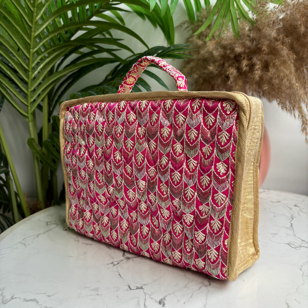 Roll in One Jewelry Organizer